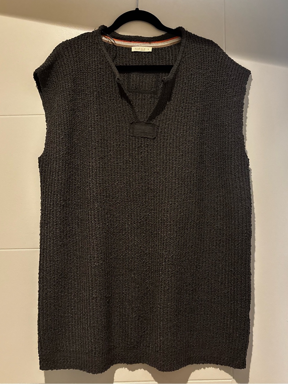 Illa Illa sleeveless tunic sweater